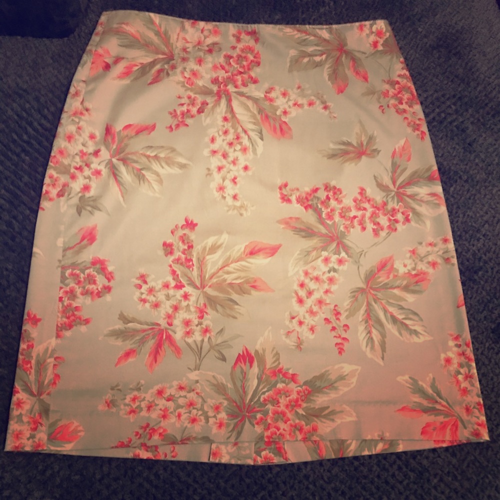 Beautiful Floral Design Pencil Skirt (6)